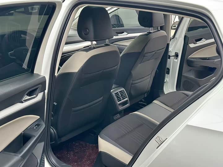 Фото 6 - Volkswagen Golf