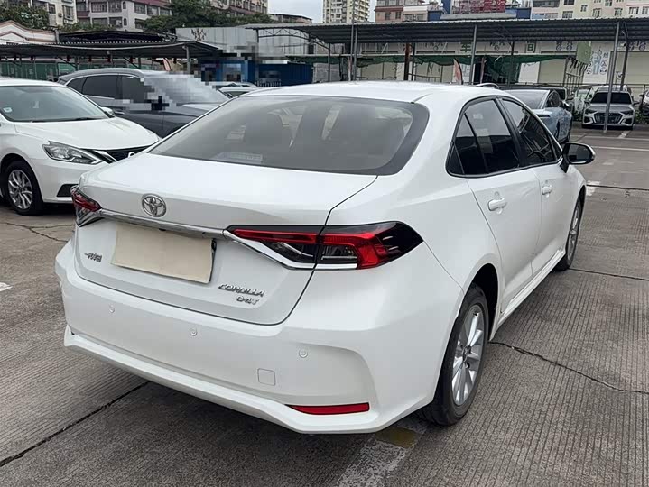 Фото 5 - Toyota Corolla