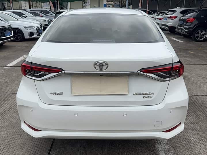 Фото 6 - Toyota Corolla