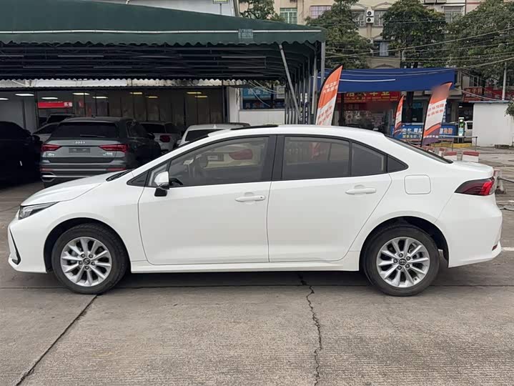 Фото 7 - Toyota Corolla