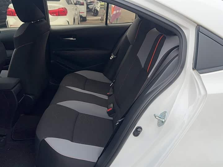 Фото 8 - Toyota Corolla