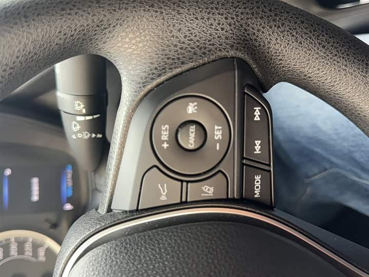 Фото 9 - Toyota Corolla