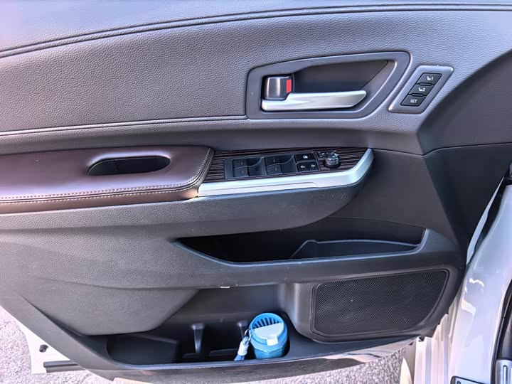 Фото 7 - Toyota Granvia