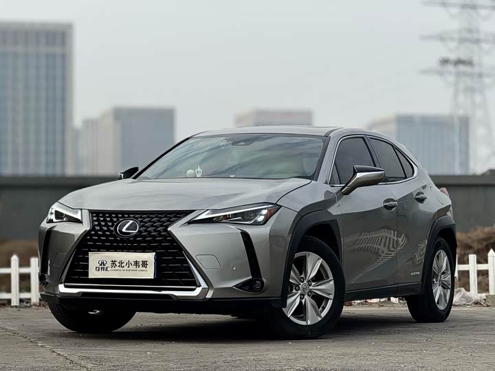 Фото 2 - Lexus UX