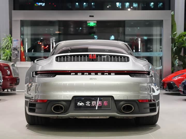 Фото 3 - Porsche 911