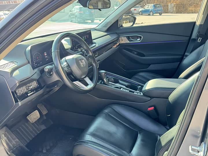 Фото 4 - Honda Accord