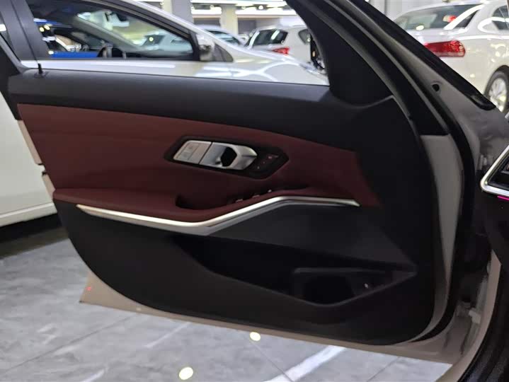 Фото 7 - BMW 3 Series