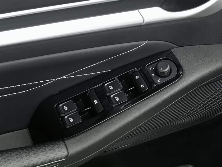 Фото 9 - Geely Emgrand