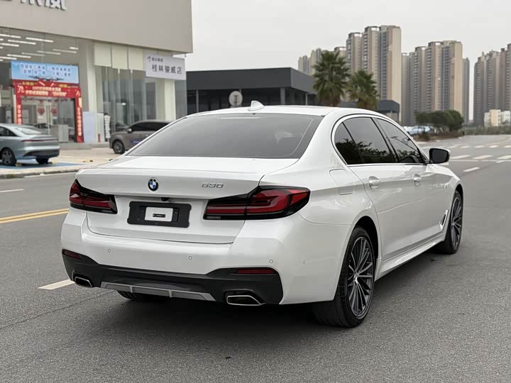 Фото 5 - BMW 5 Series