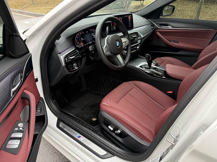 Фото 6 - BMW 5 Series