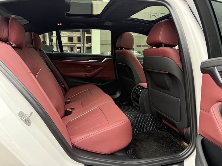 Фото 9 - BMW 5 Series