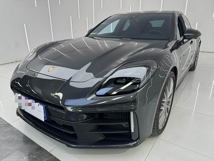 Фото 1 - Porsche Panamera