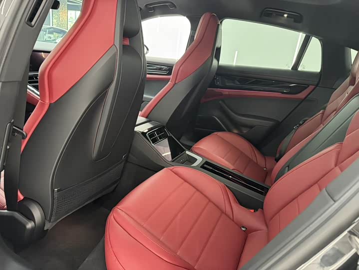 Фото 7 - Porsche Panamera