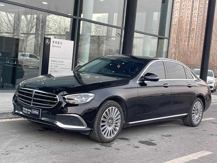 Фото 1 - Mercedes-Benz E-Class