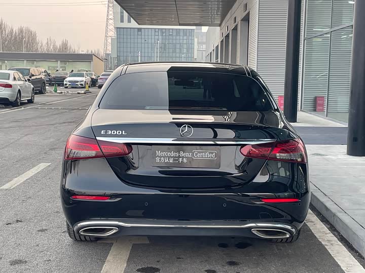 Фото 4 - Mercedes-Benz E-Class