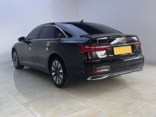 Фото 6 - Audi A6L