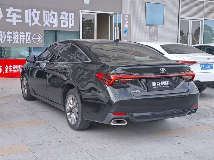 Фото 7 - Toyota Avalon