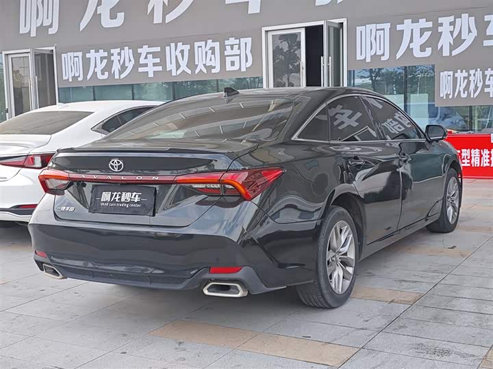 Фото 9 - Toyota Avalon