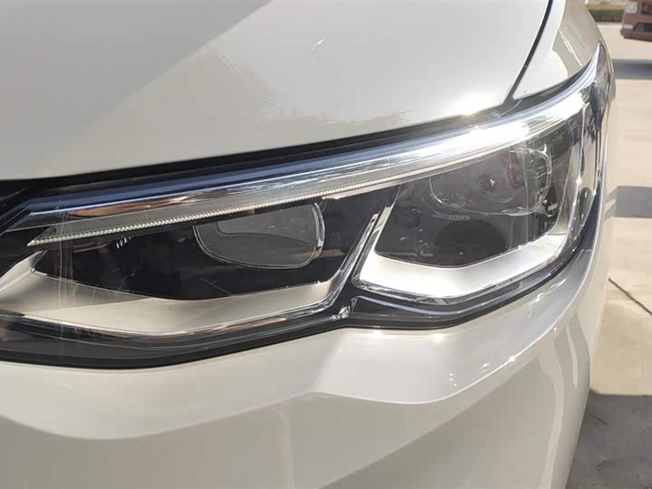 Фото 5 - Volkswagen Golf