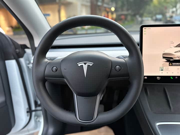 Фото 7 - Tesla Model Y