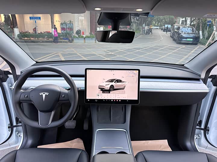 Фото 8 - Tesla Model Y