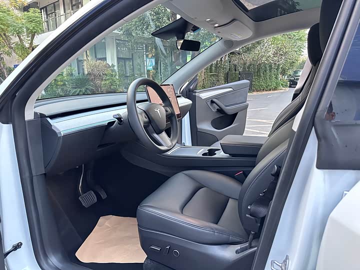 Фото 9 - Tesla Model Y