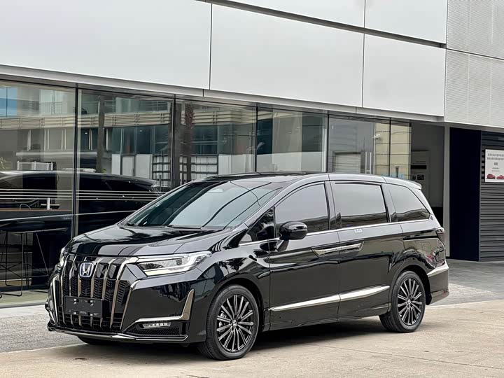 Фото 1 - Honda Elysion