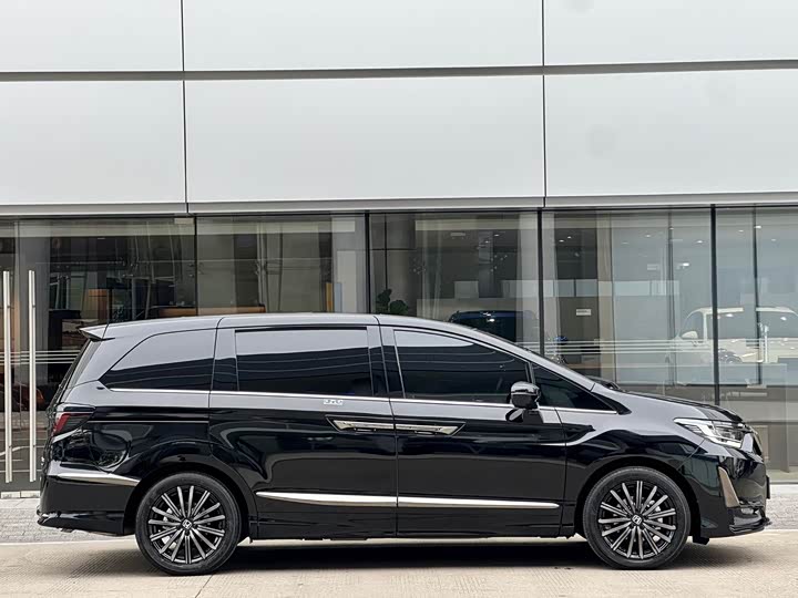 Фото 8 - Honda Elysion