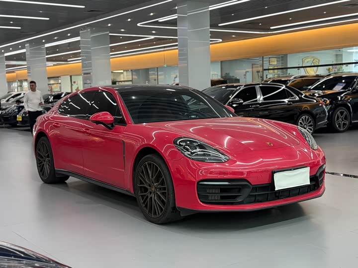Фото 3 - Porsche Panamera