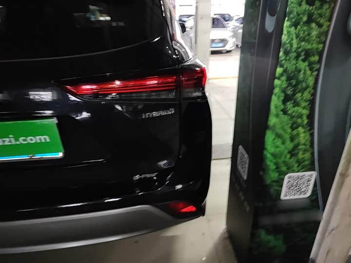 Фото 8 - Toyota Highlander