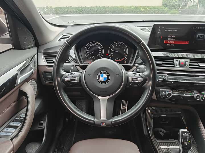 Фото 8 - BMW X1