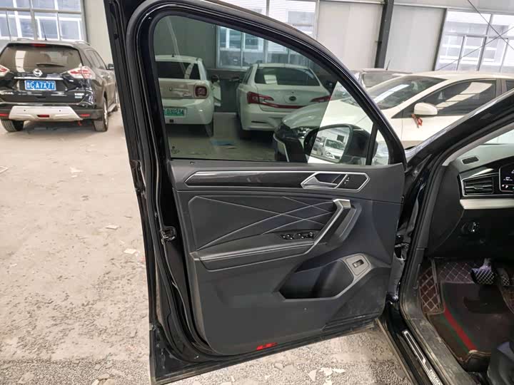 Фото 5 - Volkswagen Tiguan L Pro