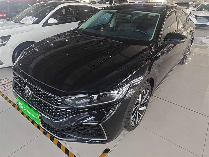 Фото 1 - Volkswagen Passat