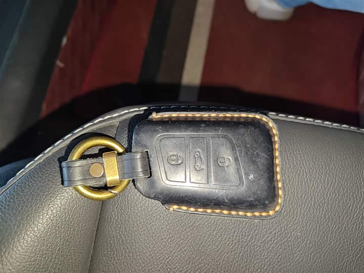 Фото 9 - Volkswagen Passat