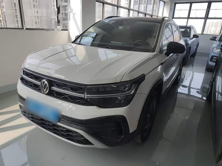 Фото 1 - Volkswagen Tharu