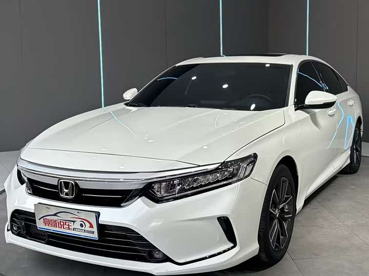 Фото 1 - Honda Inspire