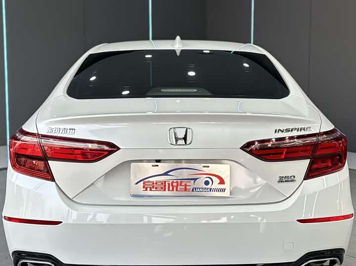 Фото 7 - Honda Inspire