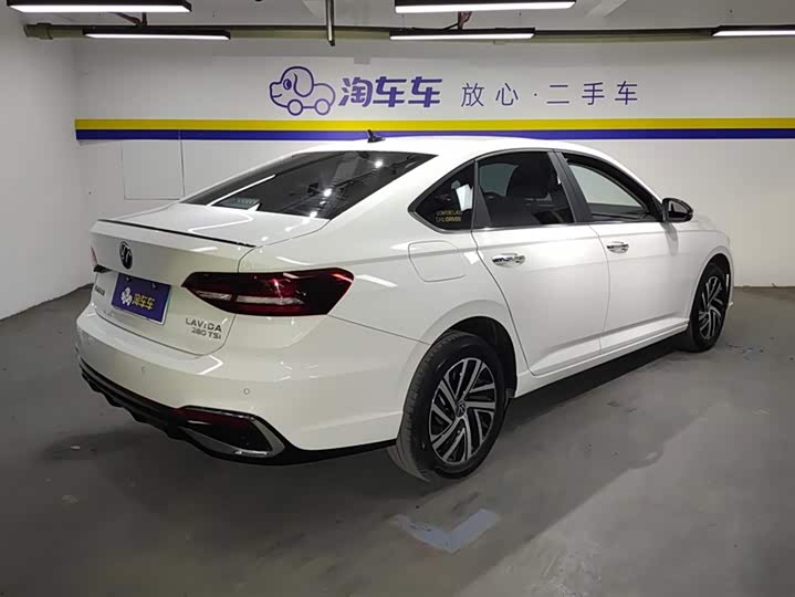 Фото 3 - Volkswagen Lavida