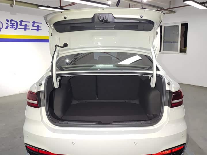 Фото 4 - Volkswagen Lavida