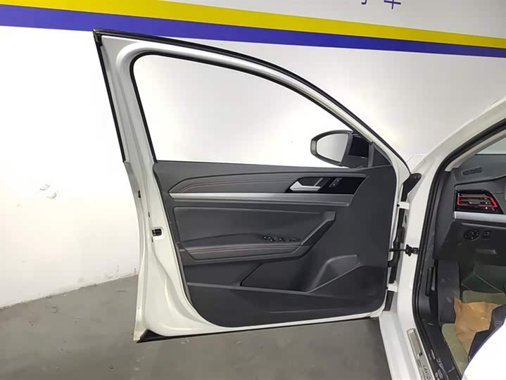 Фото 7 - Volkswagen Lavida