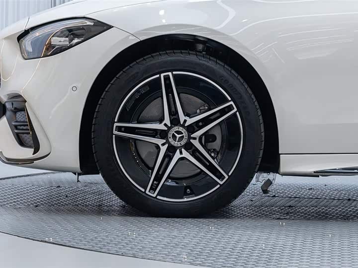 Фото 8 - Mercedes-Benz C-Class