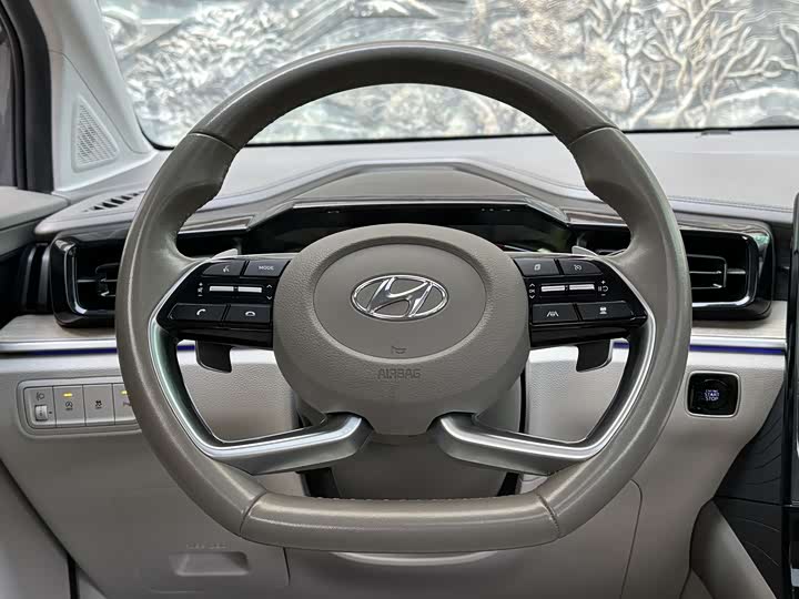 Фото 9 - Hyundai Custo