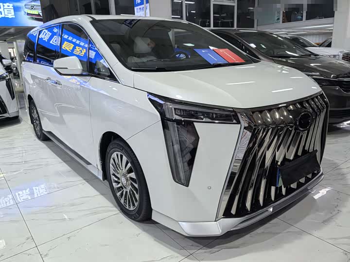 Фото 3 - GAC Trumpchi M8