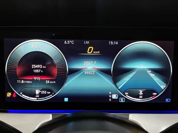 Фото 5 - Mercedes-Benz E-Class