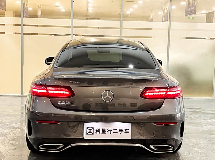 Фото 6 - Mercedes-Benz E-Class