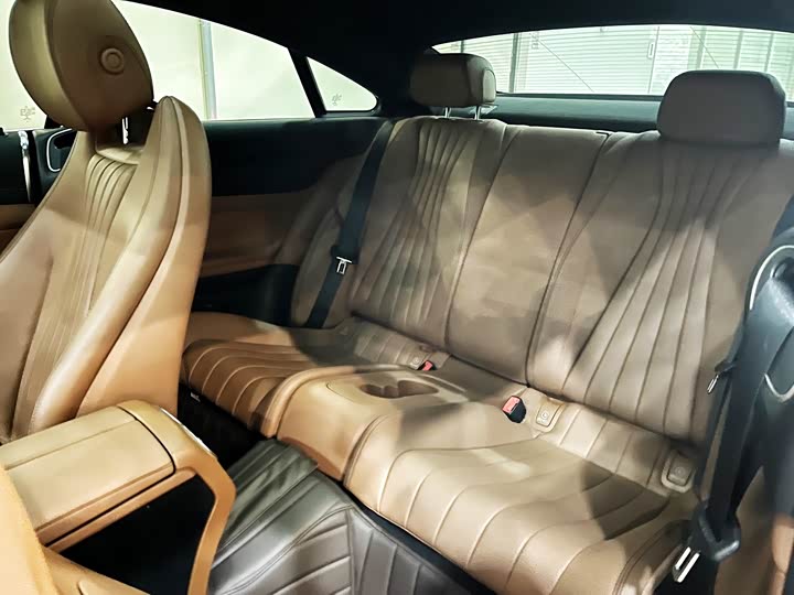 Фото 9 - Mercedes-Benz E-Class