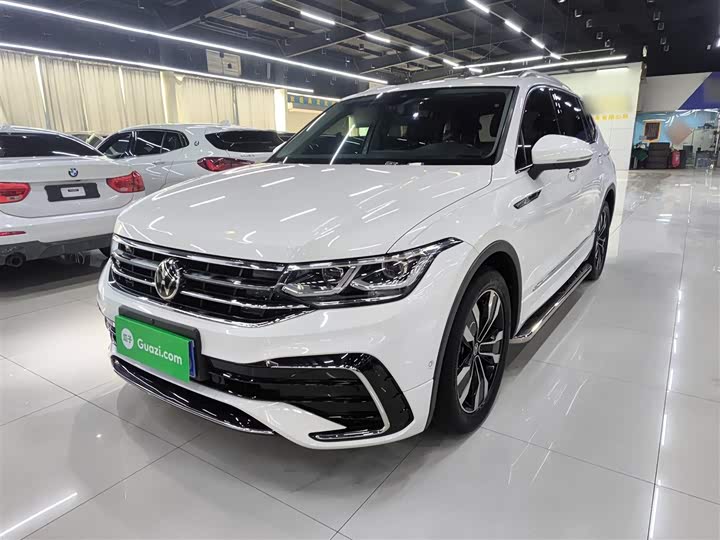 Фото 2 - Volkswagen Tiguan L Pro