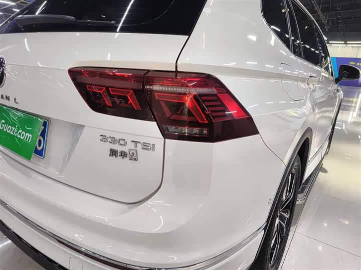 Фото 8 - Volkswagen Tiguan L Pro