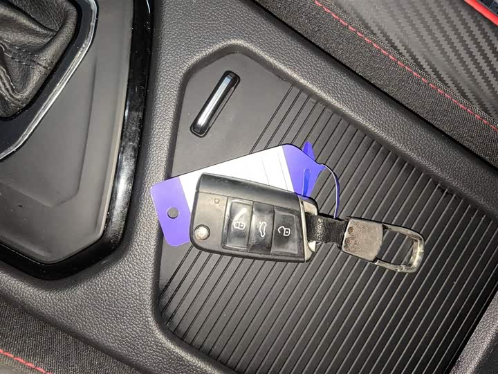 Фото 9 - Volkswagen Tiguan L Pro