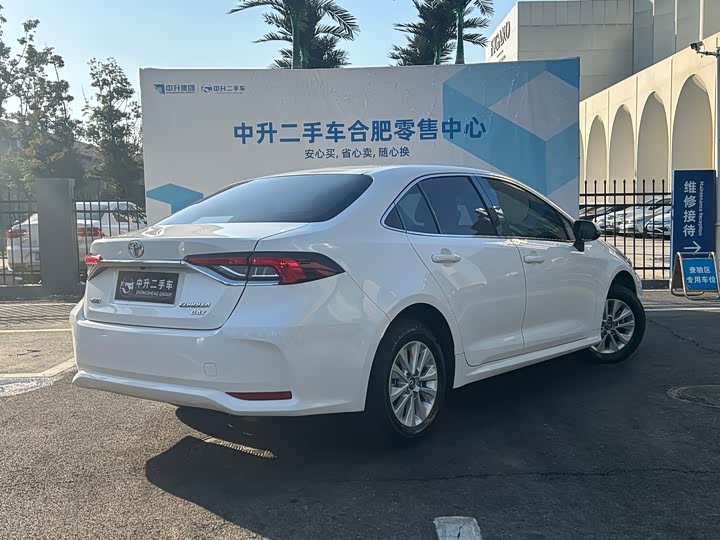 Фото 8 - Toyota Corolla